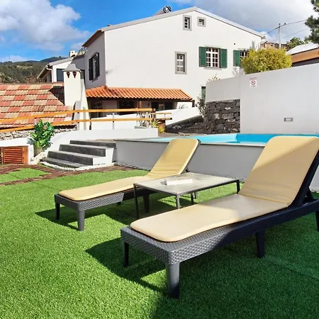 Casa Carreira بيت للعطل